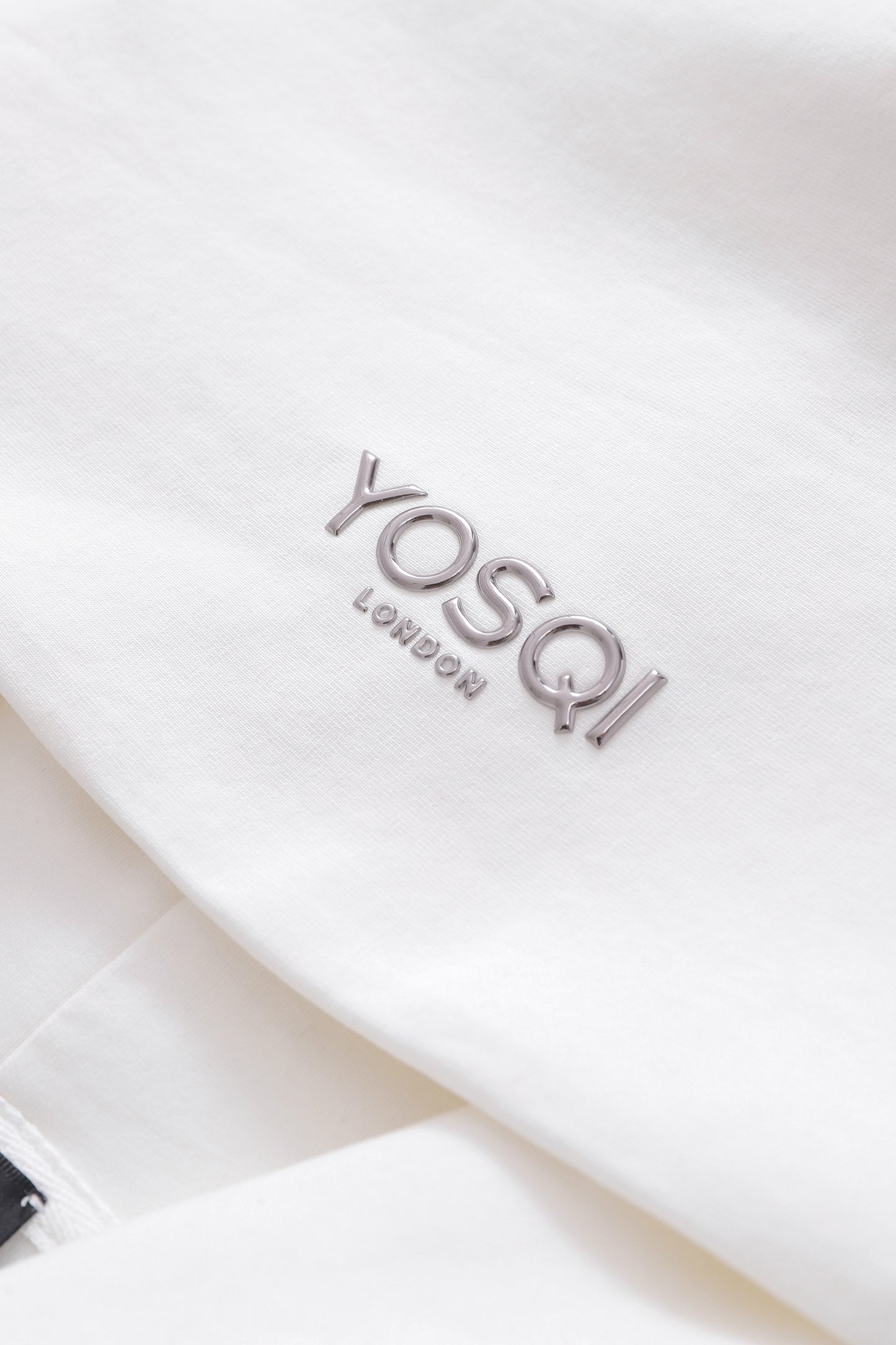 YOSQI Embossed Metal Logo Hoodie(White)